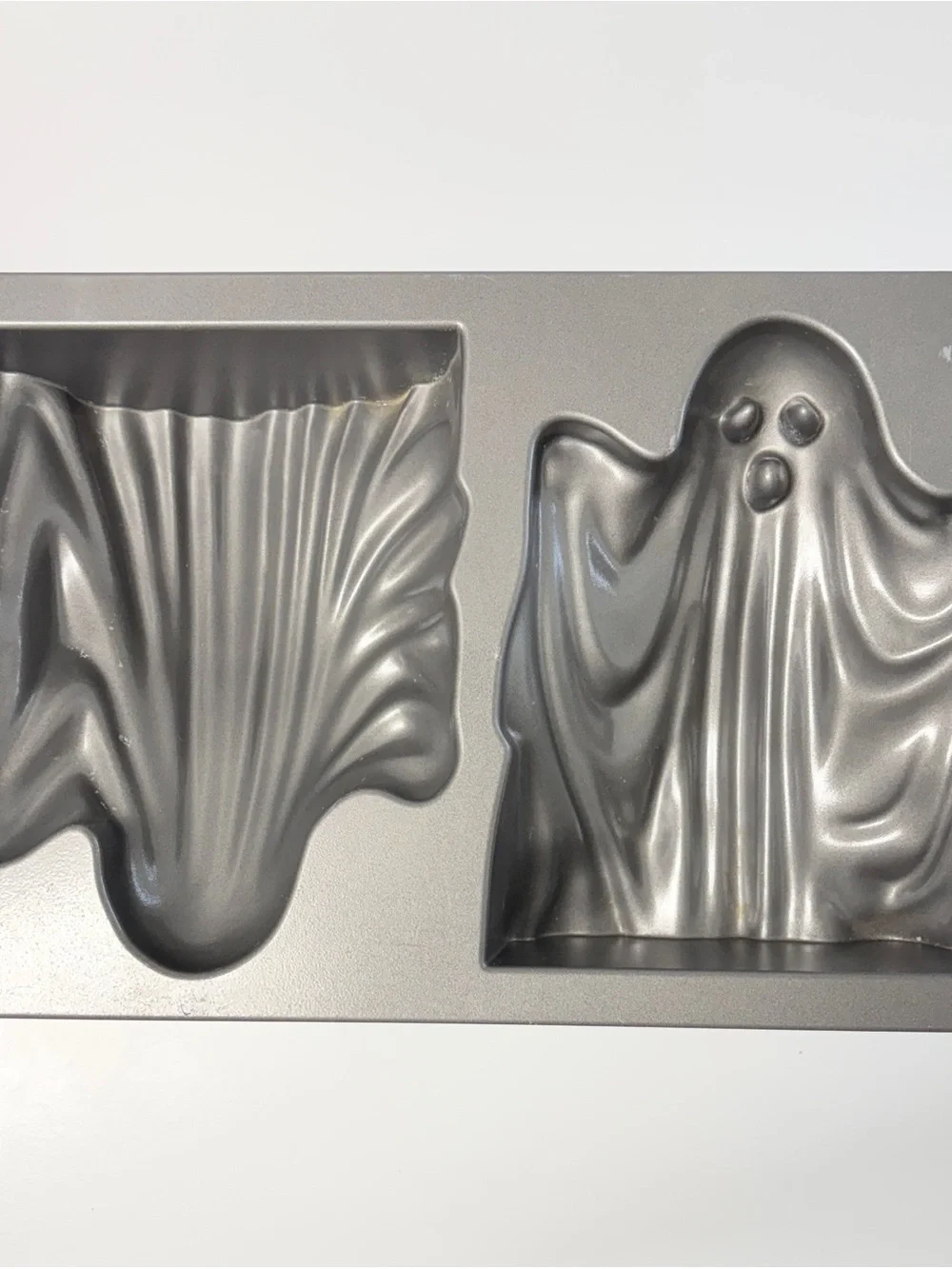 Nordic Ware Ghost Cake Pan 10 Cup Halloween 3D Mold Made in USA